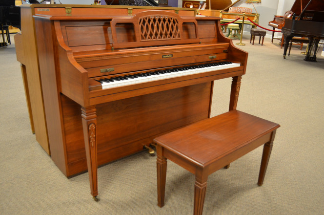 1989 Walnut Baldwin Classic console - Upright - Console Pianos